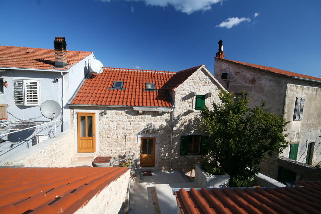 Guest House Lucijo Врбоска Экстерьер фото