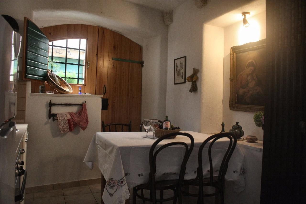 Guest House Lucijo Врбоска Экстерьер фото
